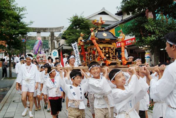     Lễ hội mùa hè Tenjin